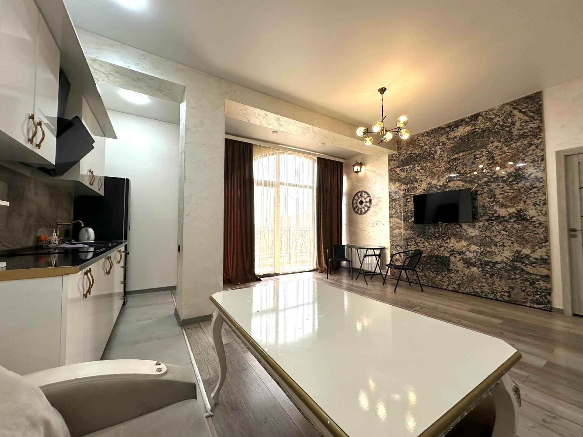 New Apartment In Downtown Yerevan Bagian luar foto