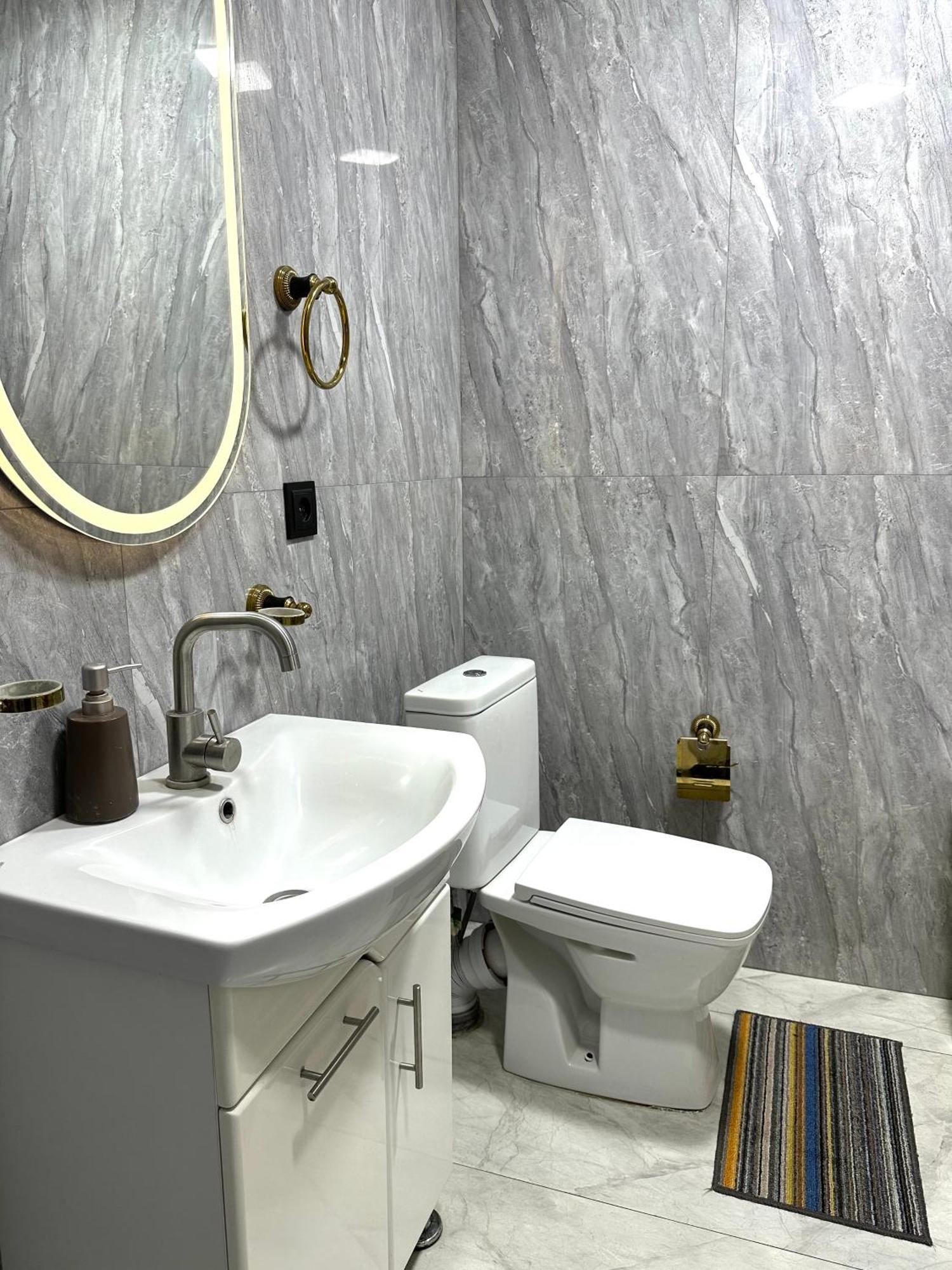 New Apartment In Downtown Yerevan Bagian luar foto